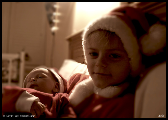 "Two Tiny Santas - Jól"