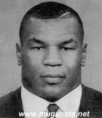 Mike Tyson aftur komin í slæm mál
