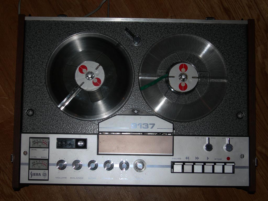 Reel-to-reel upptökugræja.