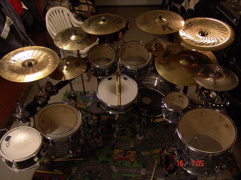 Settið, nýr Hi-Hat, nýr Ride og ný 8x7 Tom!