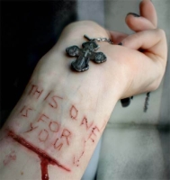 self-harm...í von um að koma í veg fyrir að fókl dæmi vitlaust