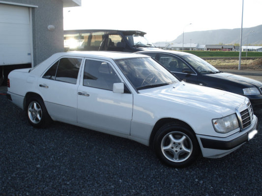 ///M Benz E230