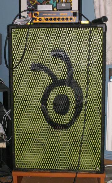 Box og haus till sölu!