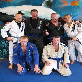 Gunnar Nelson gráðar 4 ný blá belti