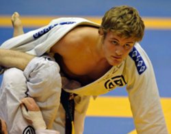 Gunnar Nelson (umfjöllun um gengi hans)