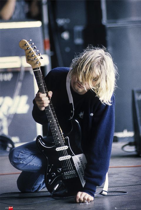 Kurt Cobain Með Svarta Strattinn