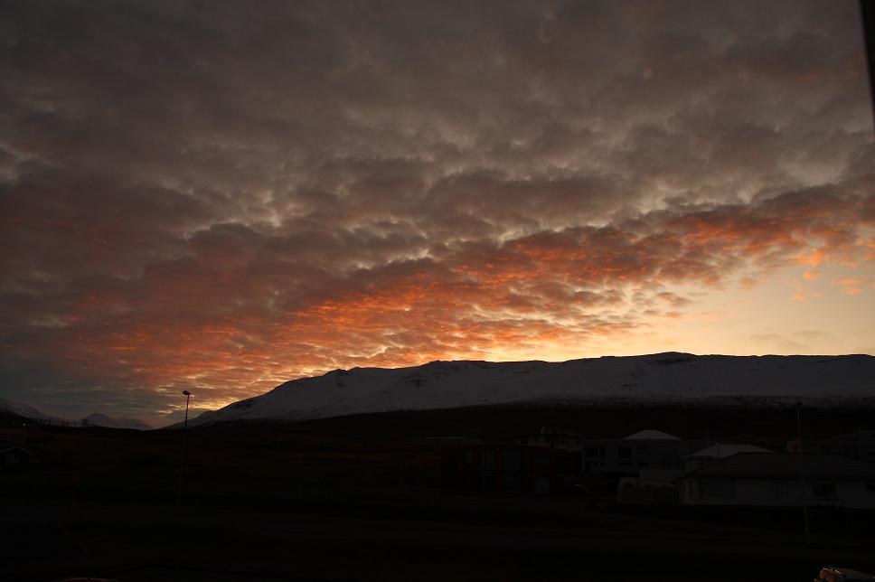 "Hlíðarfjall - Skýjafar"