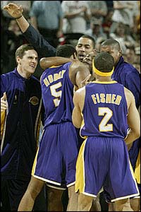Lakers og Dallas áfram