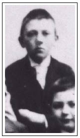 Æskuár Hitlers