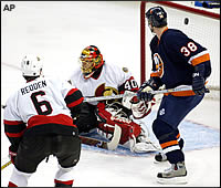 Islanders sigra í Ottawa.